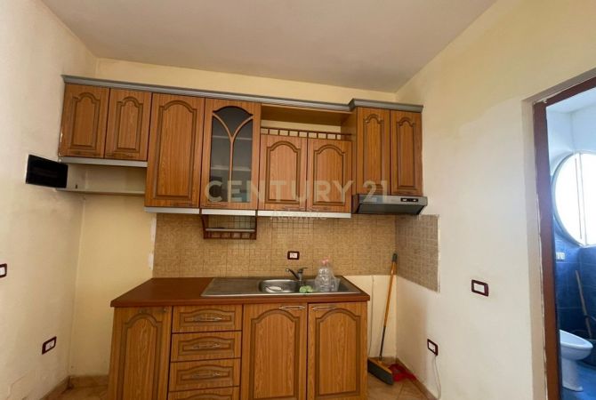 Shtepi ne shitje Apartament ne Durres, 1+1, Mobilimi Pjeserisht e mobiluar, Pagesa 80,000  Euro.