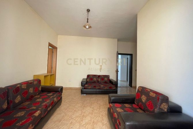 Shtepi ne shitje Apartament ne Durres, 1+1, Mobilimi Pjeserisht e mobiluar, Pagesa 80,000  Euro.