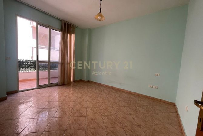 Shtepi ne shitje Apartament ne Durres, 1+1, Mobilimi Pjeserisht e mobiluar, Pagesa 80,000  Euro.