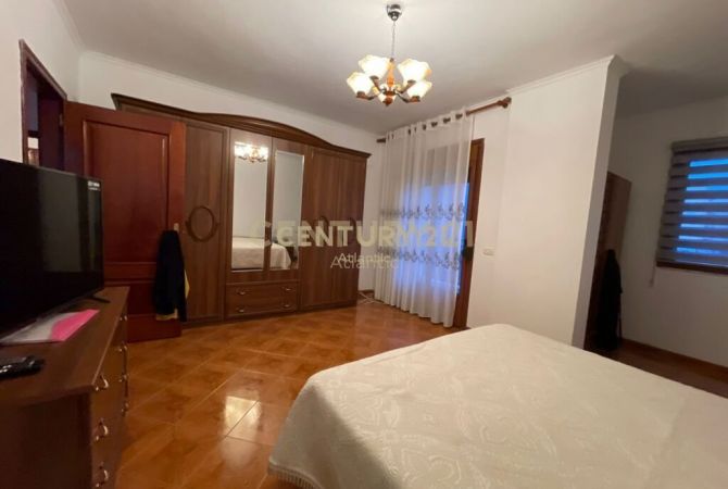 Shtepi ne shitje Apartament ne Durres, 3+1, Mobilimi Pjeserisht e mobiluar, Pagesa 157,000  Euro.