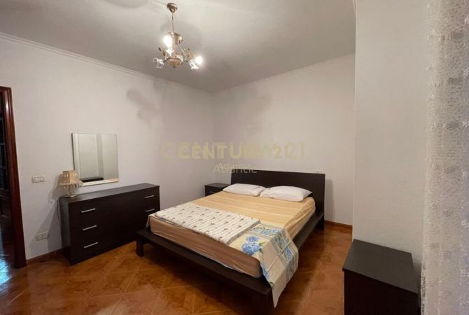 Shtepi ne shitje Apartament ne Durres, 3+1, Mobilimi Pjeserisht e mobiluar, Pagesa 157,000  Euro.