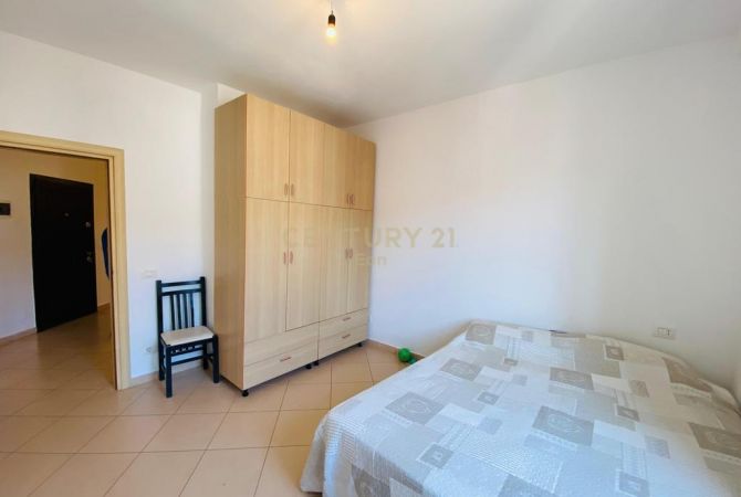 Shtepi ne shitje Apartament ne Durres, 2+1, Mobilimi Pjeserisht e mobiluar, Pagesa 145,000  Euro.