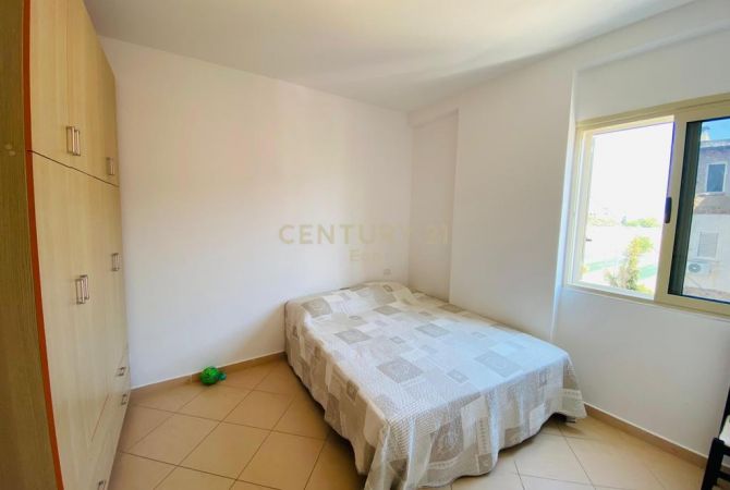 Shtepi ne shitje Apartament ne Durres, 2+1, Mobilimi Pjeserisht e mobiluar, Pagesa 145,000  Euro.