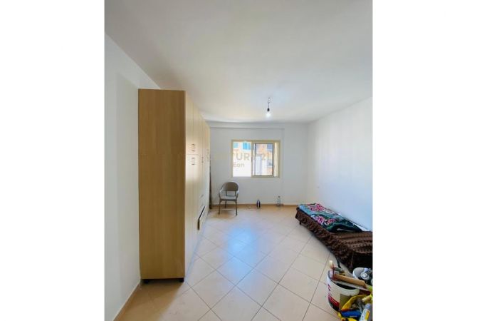 Shtepi ne shitje Apartament ne Durres, 2+1, Mobilimi Pjeserisht e mobiluar, Pagesa 145,000  Euro.