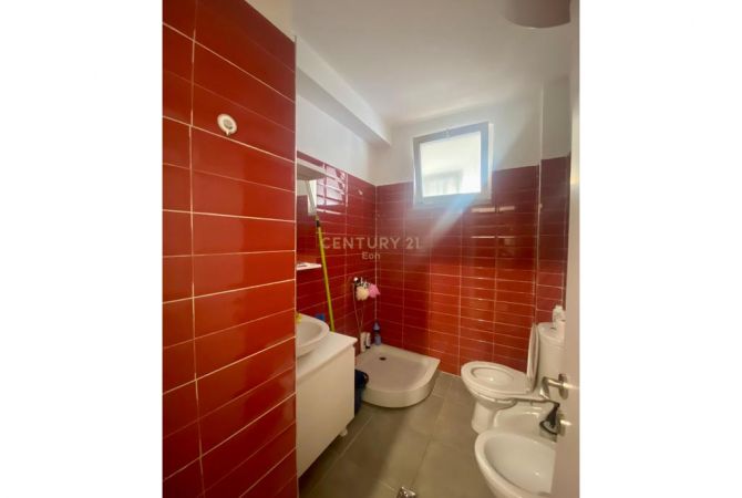 Shtepi ne shitje Apartament ne Durres, 1+1, Mobilimi E mobiluar, Pagesa 100,000  Euro.