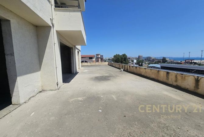 Shtepi ne shitje Apartament ne Durres, 3+1, Mobilimi Bosh, pa mobiluar, Pagesa 170,000  Euro.