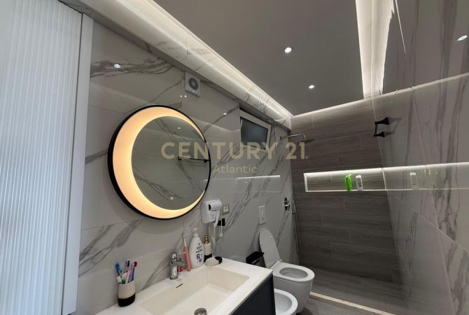 Shtepi ne shitje Apartament ne Durres, 2+1, Mobilimi E mobiluar, Pagesa 500,000  Euro.