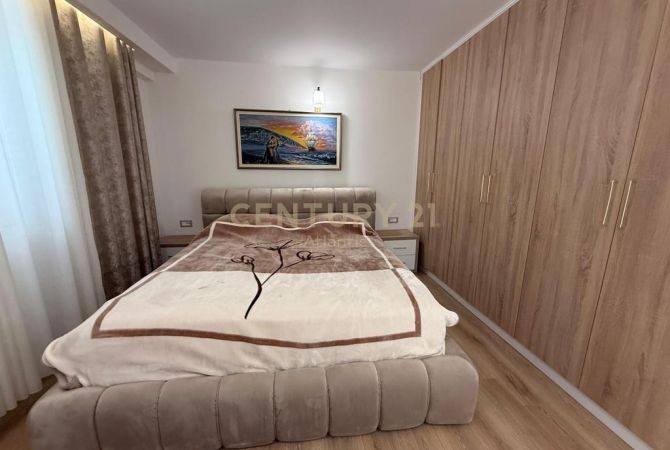 Shtepi ne shitje Apartament ne Durres, 2+1, Mobilimi E mobiluar, Pagesa 500,000  Euro.