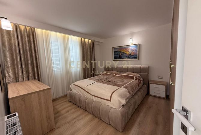 Shtepi ne shitje Apartament ne Durres, 2+1, Mobilimi E mobiluar, Pagesa 500,000  Euro.