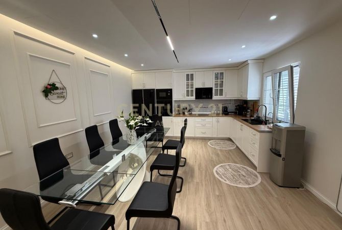 Shtepi ne shitje Apartament ne Durres, 2+1, Mobilimi E mobiluar, Pagesa 500,000  Euro.