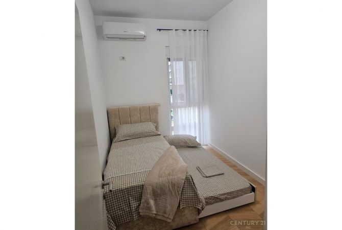 Shtepi ne shitje Apartament ne Durres, 2+1, Mobilimi E mobiluar, Pagesa 110,000  Euro.