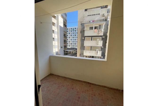 Shtepi ne shitje Apartament ne Durres, 2+1, Mobilimi Bosh, pa mobiluar, Pagesa 125,000  Euro.