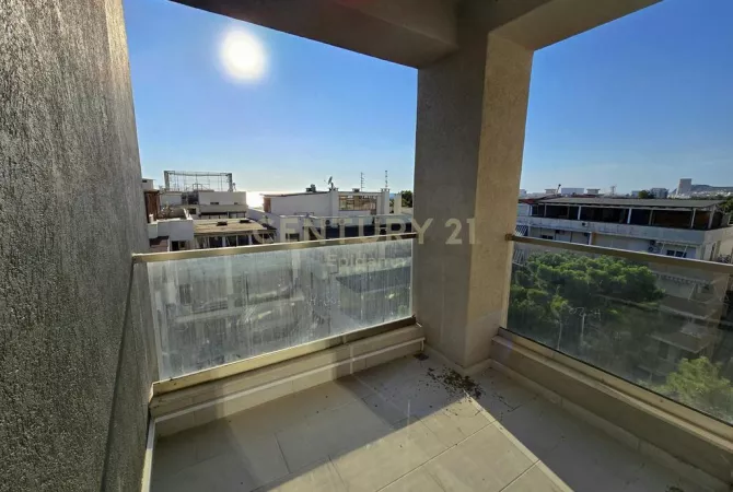 Shtepi ne shitje Apartament ne Durres, 2+1, Mobilimi Bosh, pa mobiluar, Pagesa 115,000  Euro.