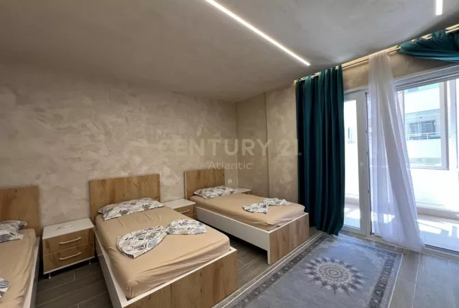 Shtepi ne shitje Apartament ne Durres, 3+1, Mobilimi E mobiluar, Pagesa 280,000  Euro.