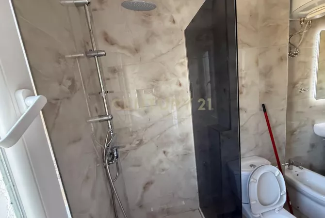 Shtepi ne shitje Apartament ne Durres, 2+1, Mobilimi E mobiluar, Pagesa 125,000  Euro.