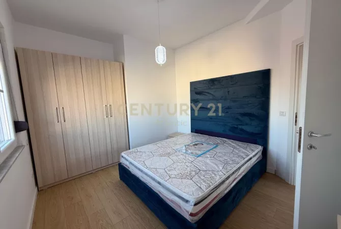Shtepi ne shitje Apartament ne Durres, 2+1, Mobilimi E mobiluar, Pagesa 125,000  Euro.