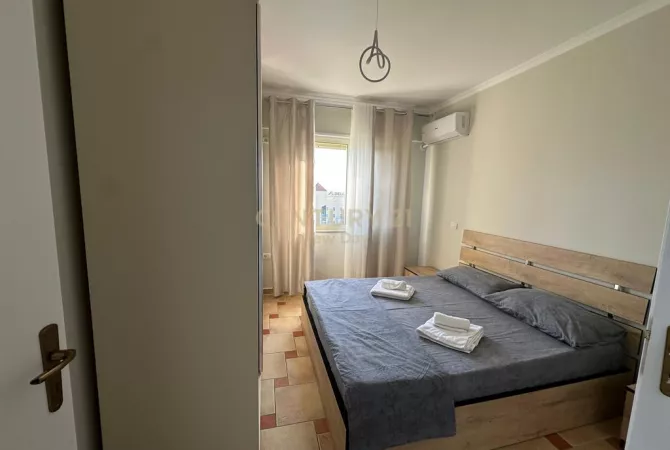 Shtepi ne shitje Apartament ne Durres, 2+1, Mobilimi E mobiluar, Pagesa 225,000  Euro.