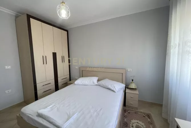 Shtepi ne shitje Apartament ne Durres, 2+1, Mobilimi E mobiluar, Pagesa 128,000  Euro.
