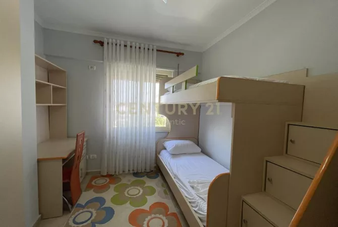 Shtepi ne shitje Apartament ne Durres, 2+1, Mobilimi E mobiluar, Pagesa 128,000  Euro.