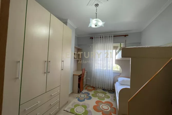 Shtepi ne shitje Apartament ne Durres, 2+1, Mobilimi E mobiluar, Pagesa 128,000  Euro.