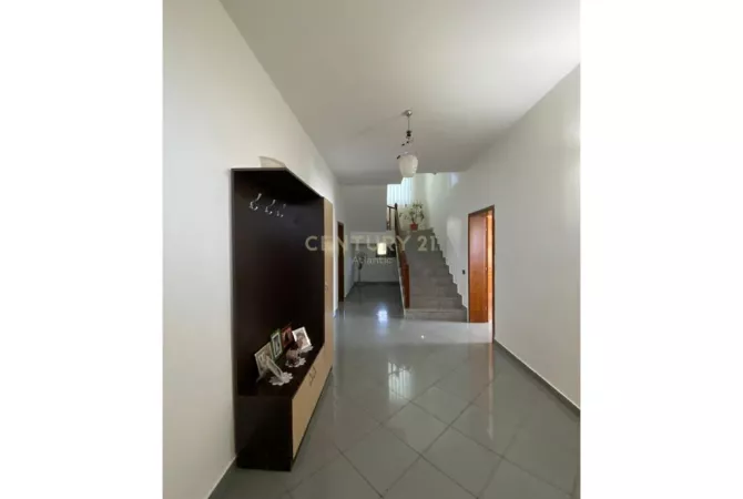 Shtepi ne shitje Shtepi Private ne Durres, 6+1, Mobilimi Pjeserisht e mobiluar, Pagesa 255,000  Euro.