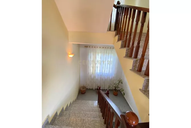 Shtepi ne shitje Shtepi Private ne Durres, 6+1, Mobilimi Pjeserisht e mobiluar, Pagesa 255,000  Euro.