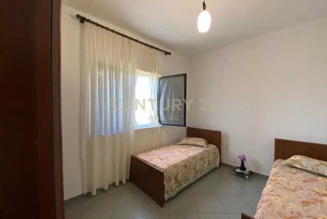 Shtepi ne shitje Shtepi Private ne Durres, 6+1, Mobilimi Pjeserisht e mobiluar, Pagesa 255,000  Euro.