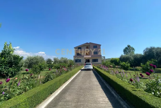 House for Sale 6+1 in Durres - 255,000 Euro