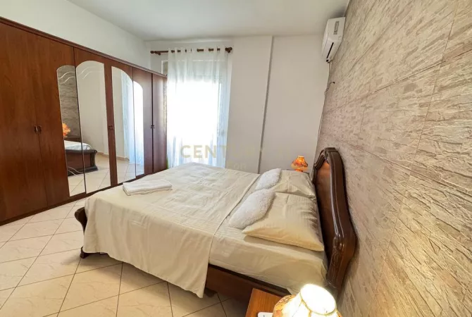 Shtepi ne shitje Apartament ne Durres, 2+1, Mobilimi E mobiluar, Pagesa 127,000  Euro.