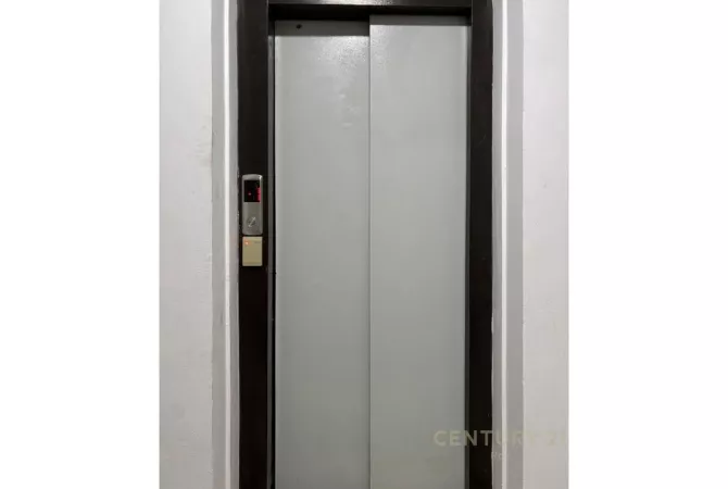 Shtepi ne shitje Apartament ne Durres, 2+1, Mobilimi Bosh, pa mobiluar, Pagesa 145,000  Euro.