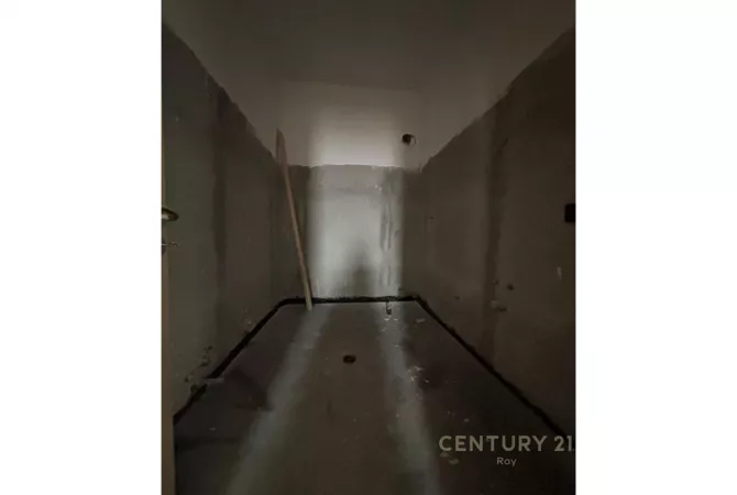 Shtepi ne shitje Apartament ne Durres, 2+1, Mobilimi Bosh, pa mobiluar, Pagesa 145,000  Euro.