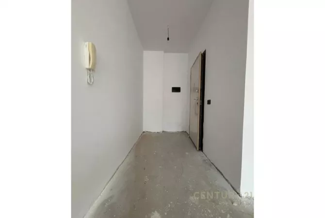 Shtepi ne shitje Apartament ne Durres, 2+1, Mobilimi Bosh, pa mobiluar, Pagesa 145,000  Euro.