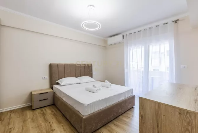 Shtepi ne shitje Apartament ne Durres, 2+1, Mobilimi E mobiluar, Pagesa 180,000  Euro.