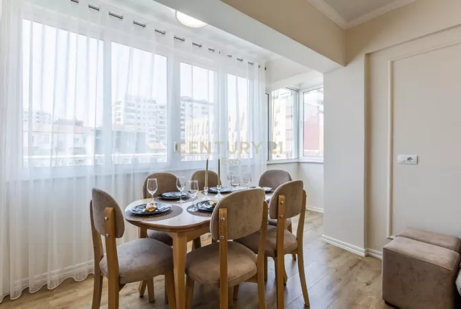 Shtepi ne shitje Apartament ne Durres, 2+1, Mobilimi E mobiluar, Pagesa 180,000  Euro.