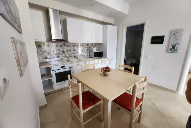 Shtepi ne shitje Apartament ne Durres, 1+1, Mobilimi E mobiluar, Pagesa 192,000  Euro.