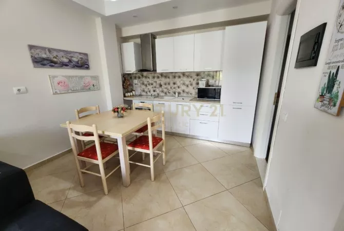 Shtepi ne shitje Apartament ne Durres, 1+1, Mobilimi E mobiluar, Pagesa 192,000  Euro.