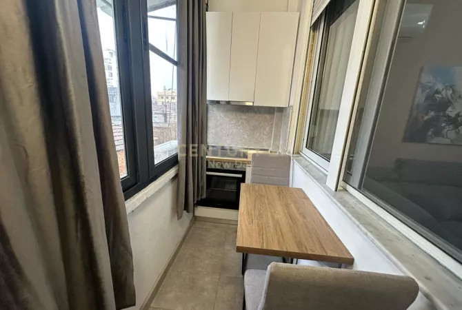 Shtepi ne shitje Apartament ne Durres, 2+1, Mobilimi E mobiluar, Pagesa 132,000  Euro.