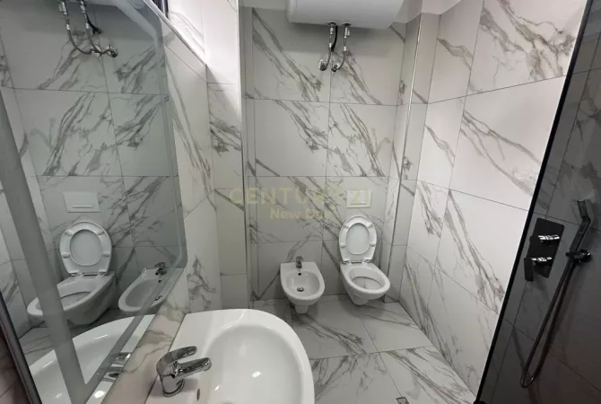 Shtepi ne shitje Apartament ne Durres, 2+1, Mobilimi E mobiluar, Pagesa 132,000  Euro.