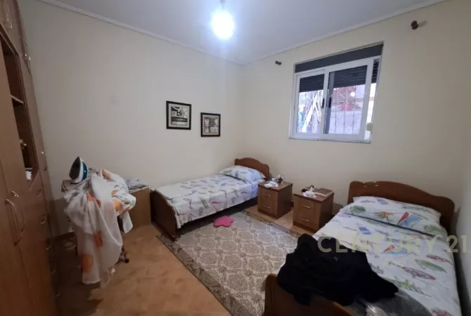 Shtepi ne shitje Shtepi Private ne Durres, 3+1, Mobilimi E mobiluar, Pagesa 300,000  Euro.