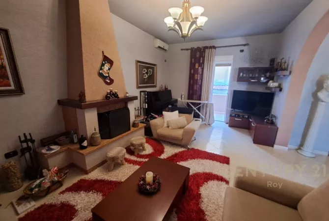 Shtepi ne shitje Shtepi Private ne Durres, 3+1, Mobilimi E mobiluar, Pagesa 300,000  Euro.