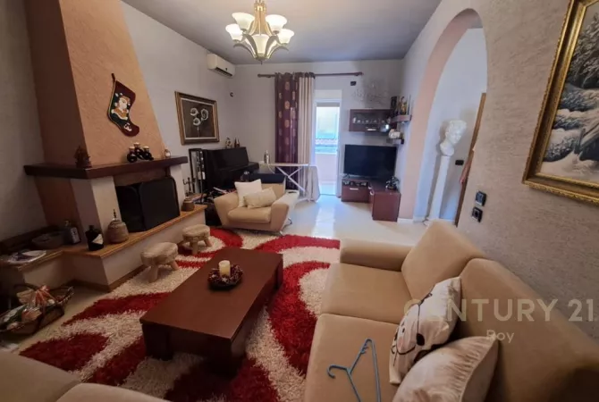 Shtepi ne shitje Shtepi Private ne Durres, 3+1, Mobilimi E mobiluar, Pagesa 300,000  Euro.