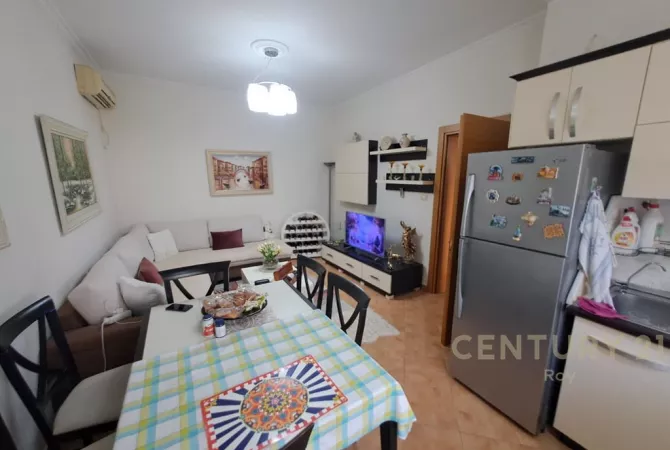 Shtepi ne shitje Shtepi Private ne Durres, 3+1, Mobilimi E mobiluar, Pagesa 300,000  Euro.