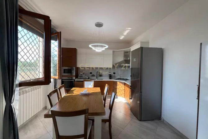 Shtepi ne shitje Shtepi Private ne Durres, 2+1, Mobilimi Pjeserisht e mobiluar, Pagesa 185,000  Euro.