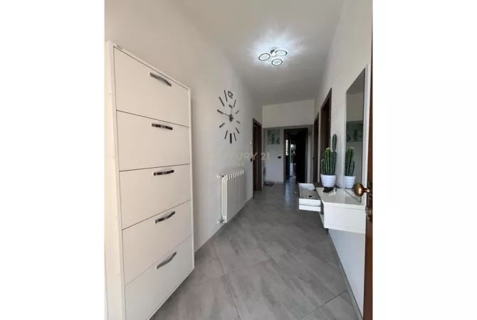 Shtepi ne shitje Shtepi Private ne Durres, 2+1, Mobilimi Pjeserisht e mobiluar, Pagesa 185,000  Euro.