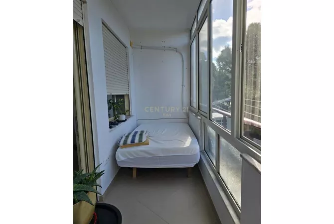 Shtepi ne shitje Apartament ne Durres, Garsoniere, Mobilimi E mobiluar, Pagesa 65,000  Euro.