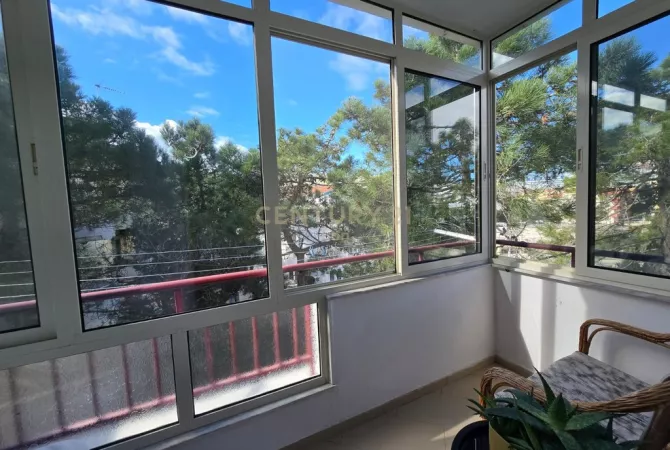 Shtepi ne shitje Apartament ne Durres, Garsoniere, Mobilimi E mobiluar, Pagesa 65,000  Euro.