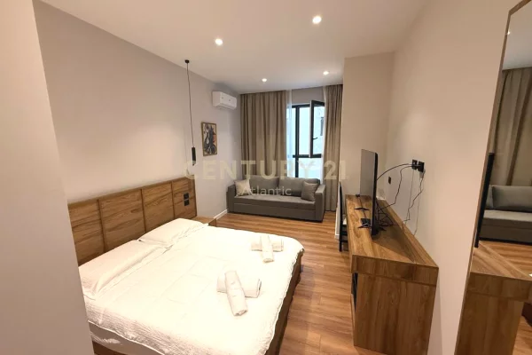 Shtepi ne shitje Apartament ne Durres, 4+1, Mobilimi E mobiluar, Pagesa 400,000  Euro.