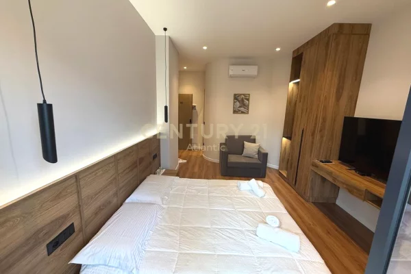 Shtepi ne shitje Apartament ne Durres, 4+1, Mobilimi E mobiluar, Pagesa 400,000  Euro.