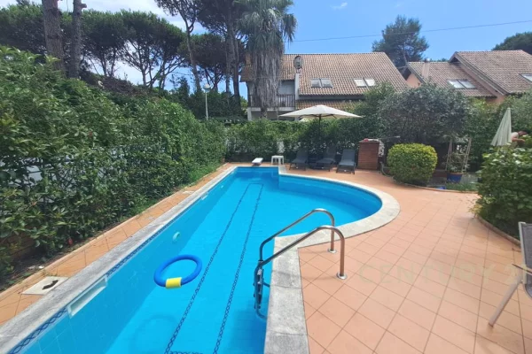 Shtepi ne shitje 3+1 ne Durres - 500,000 Euro