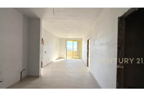 Shtepi ne shitje Apartament ne Durres, 2+1, Mobilimi Bosh, pa mobiluar, Pagesa 214,110  Euro.